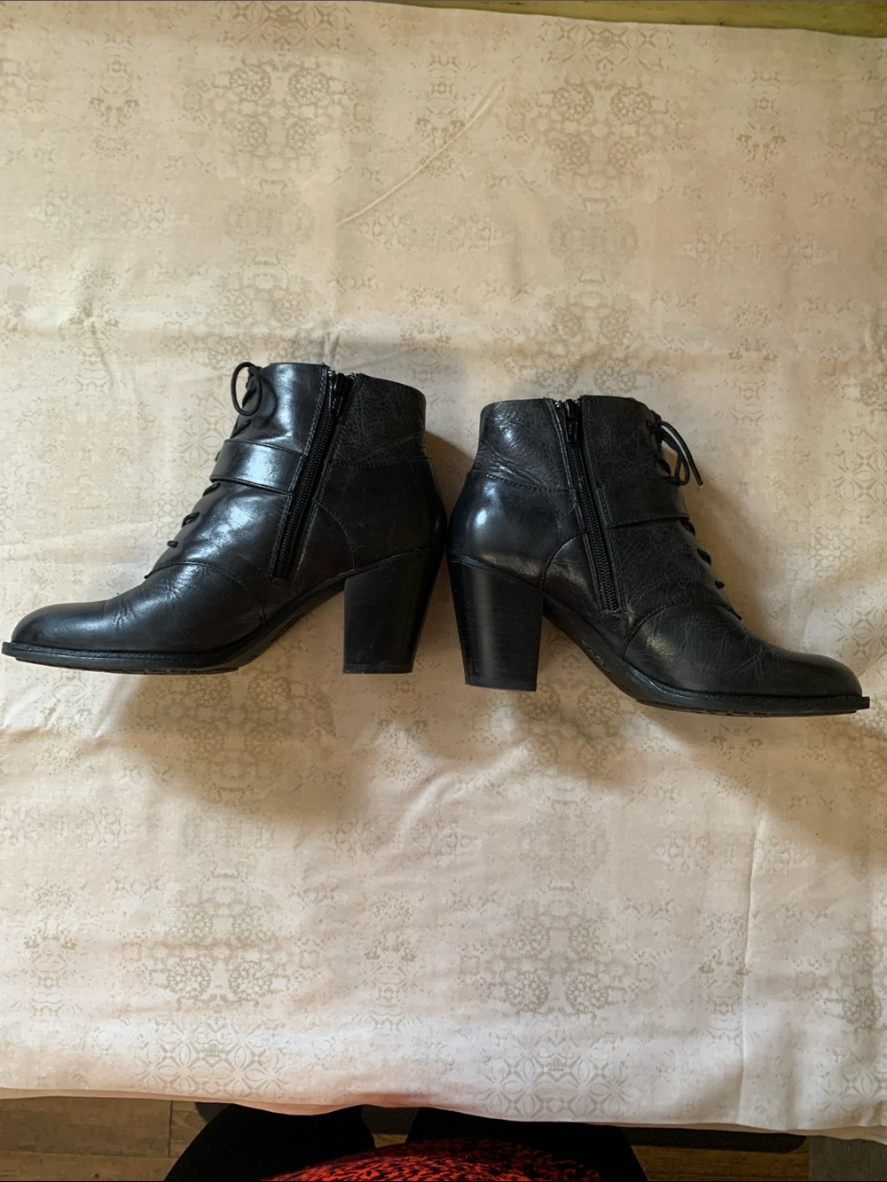 Sofft Women's Black Leather Lace-Up Ankle Boots with Buckle. Sz 7 1/2. - Picture 2 of 9